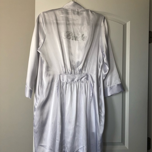 Bride Robe with Rhinestones - Picture 2 of 3